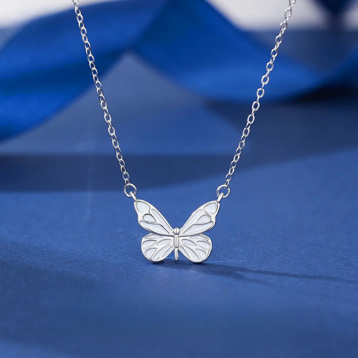 Glow in the Dark Butterfly Necklace & Bracelet Set - Luminous Jewelry