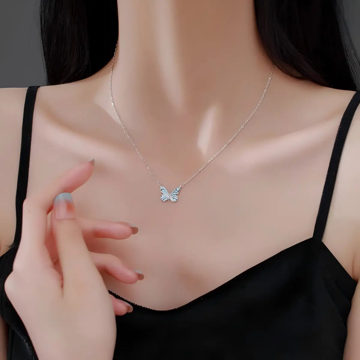Glow in the Dark Butterfly Necklace & Bracelet Set - Luminous Jewelry